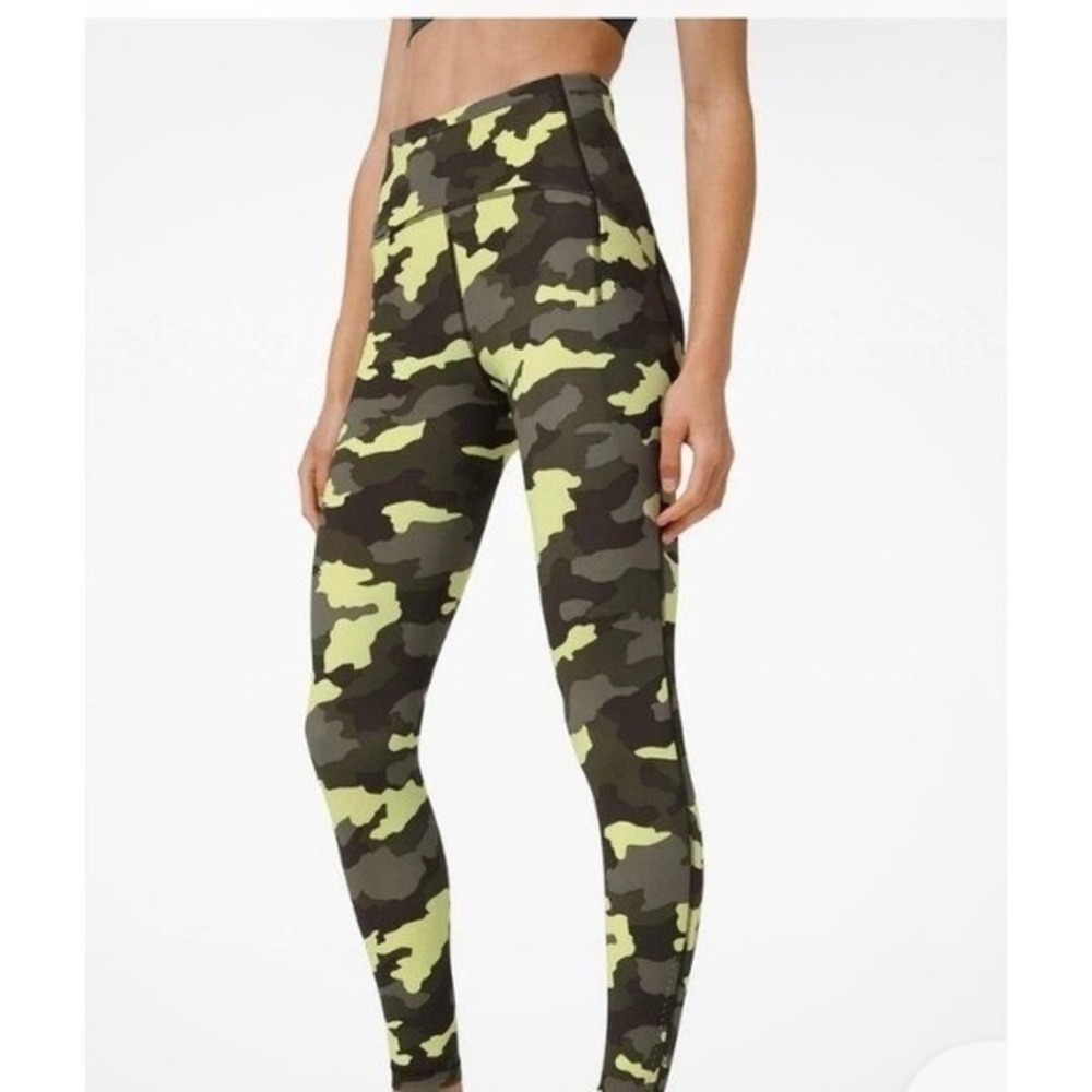 Lululemon Womens Green Camo Crop Leggings Size 8 Athletic Yoga Pants Tights